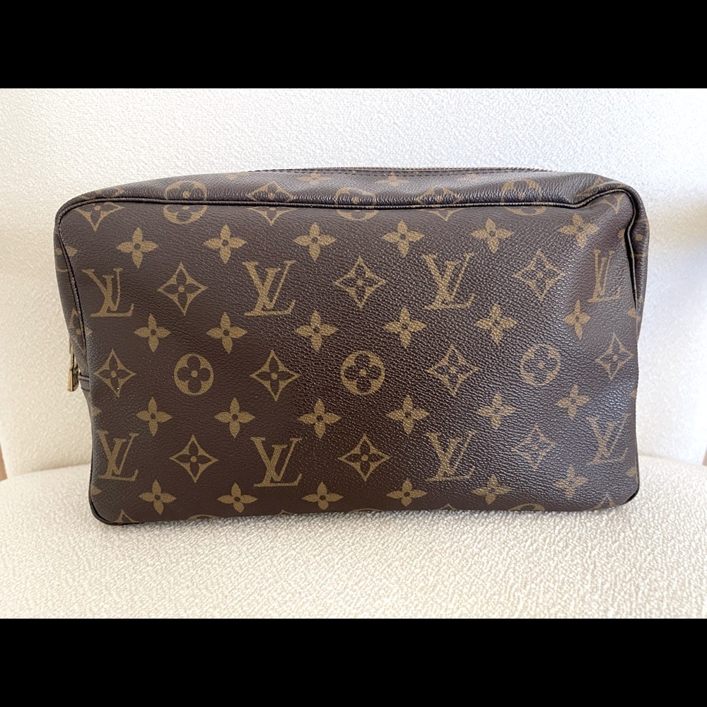Authentic LOUIS VUITTON  Trousse Toilette 28 M47522 Pouch Clutch Bag